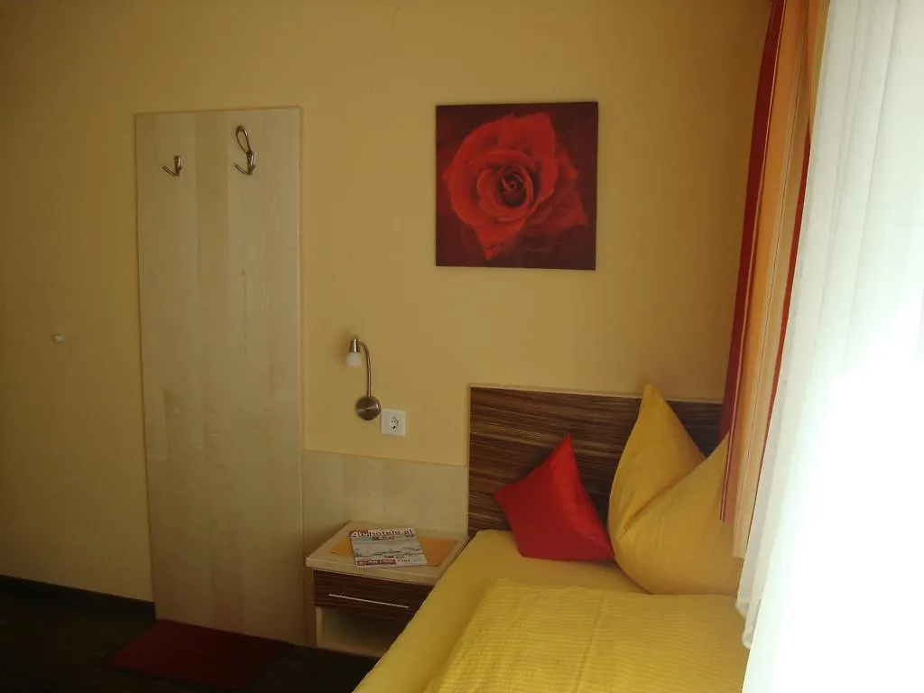 **** Frühstückspension Bed and Breakfast Haus Sonnschein Sölden Österreich